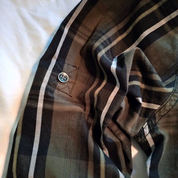 Men's Rock & Republic XL L/S Button Up Green Plaid Roll Tab Sleeve Easy Care - Picture 3 of 9